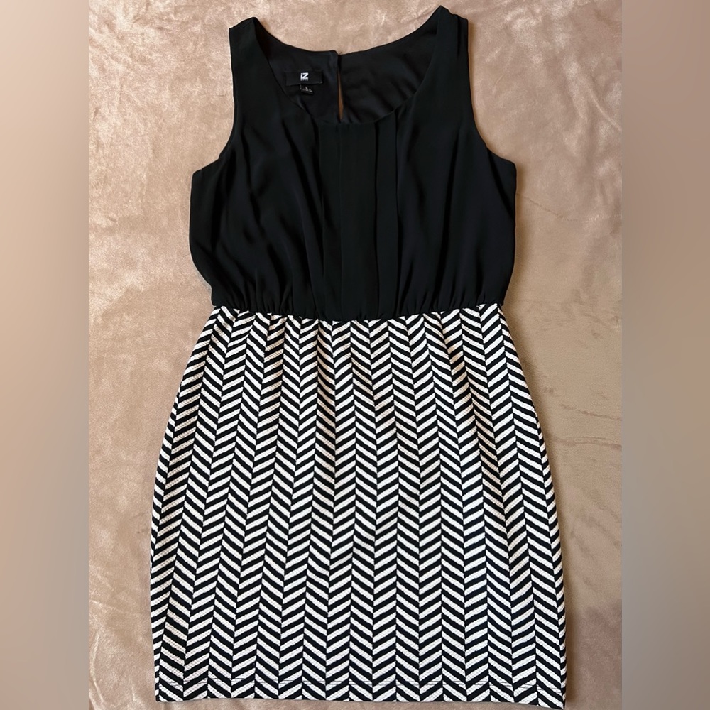 Large juniors iZ Byer sleeveless dress